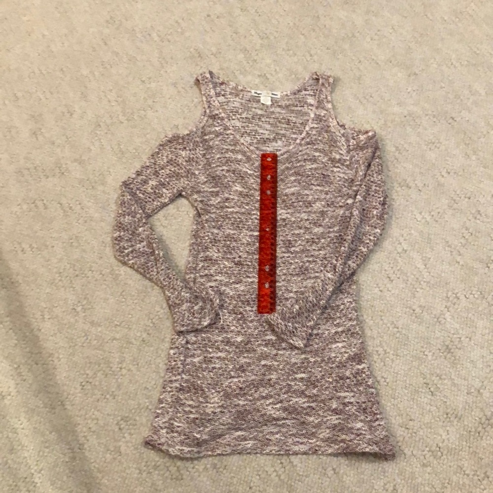 Cold Shoulder Light Sweater - Picture 4 of 4